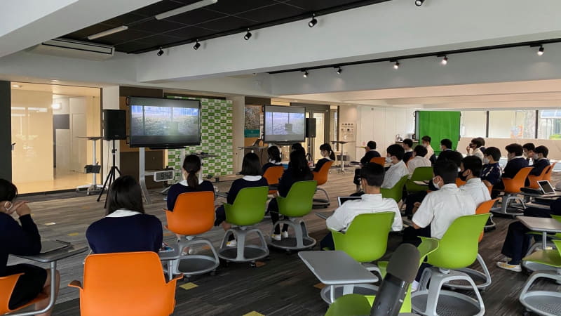 「火星ゲーム」に取り組んだ授業。オデッセイの映画を見て、自分だったらどうするかを考えます