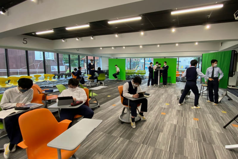 聖徳学園ではiPadの1人1台環境を2015年から実施。クリエイティブな学びにも力を入れています