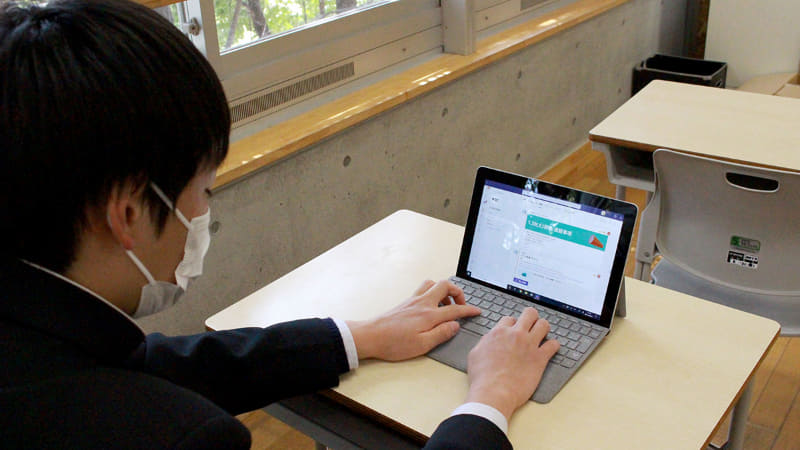 Teamsでは、生徒たちがテキストのコミュニケーションについて学ぶ機会にもなっていると髙田教諭