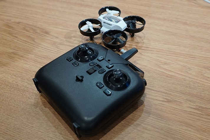 手のひらサイズのドローン「SKYFIGHT-X」