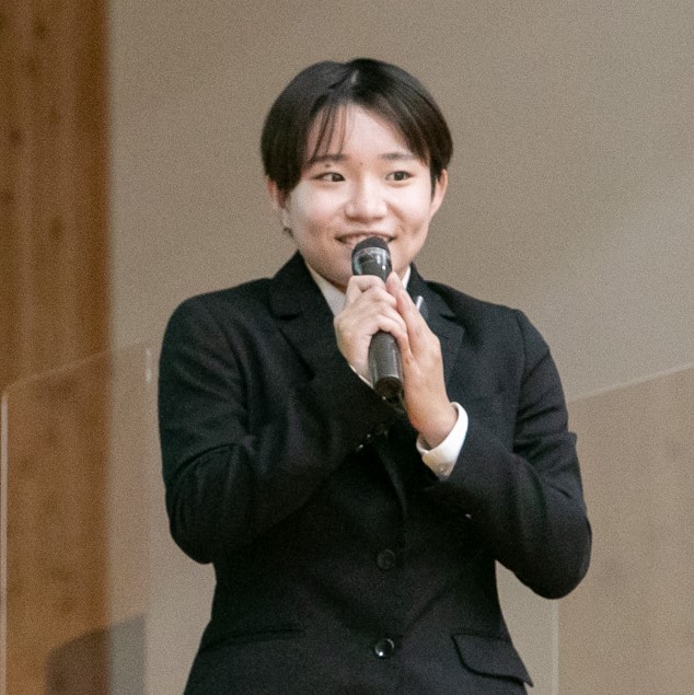 渡邊百花さん（大学生）。将来の夢は「社会の問題に挑むデザイナー」になること