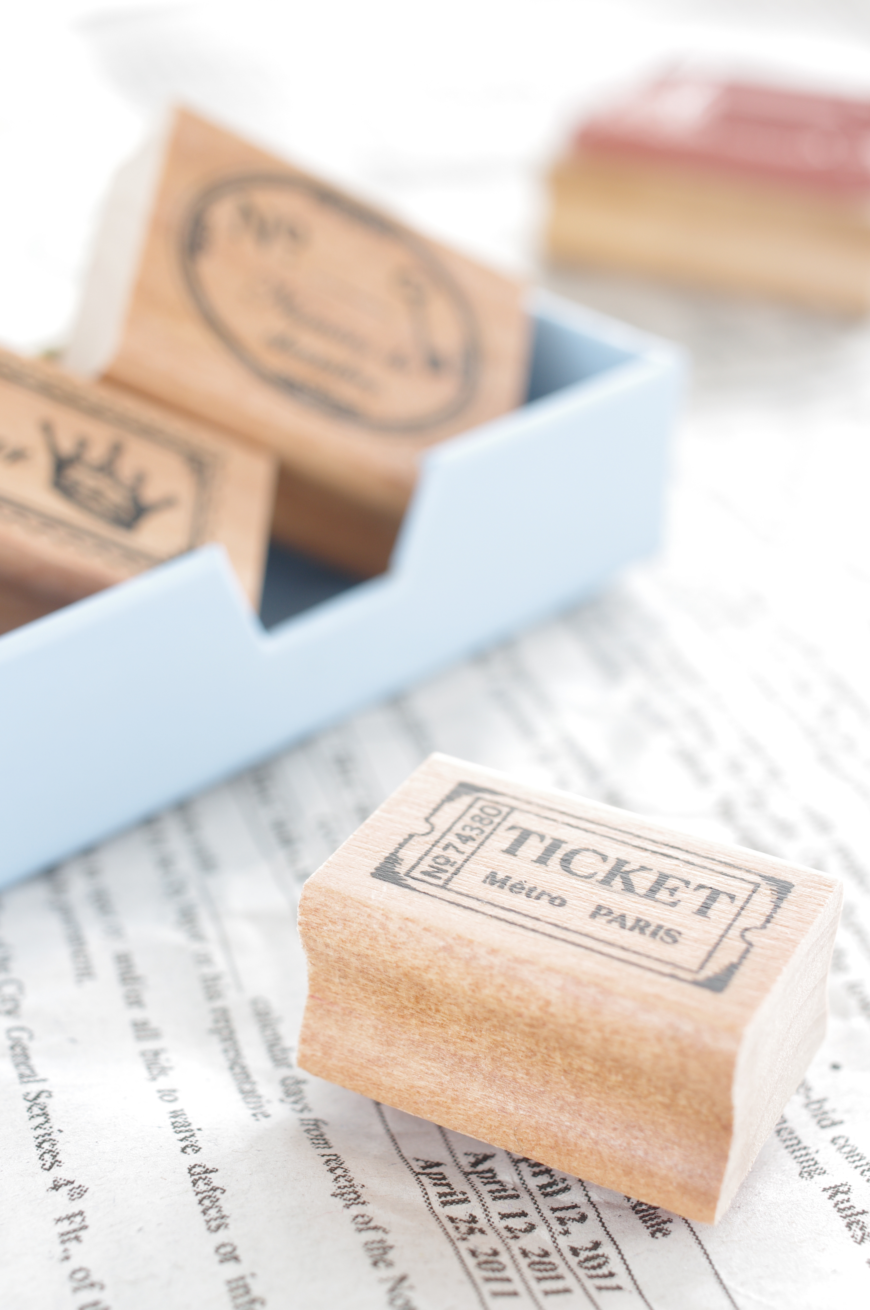 +2.0EVスタンプが白くなりすぎて木の質感が損なわれています