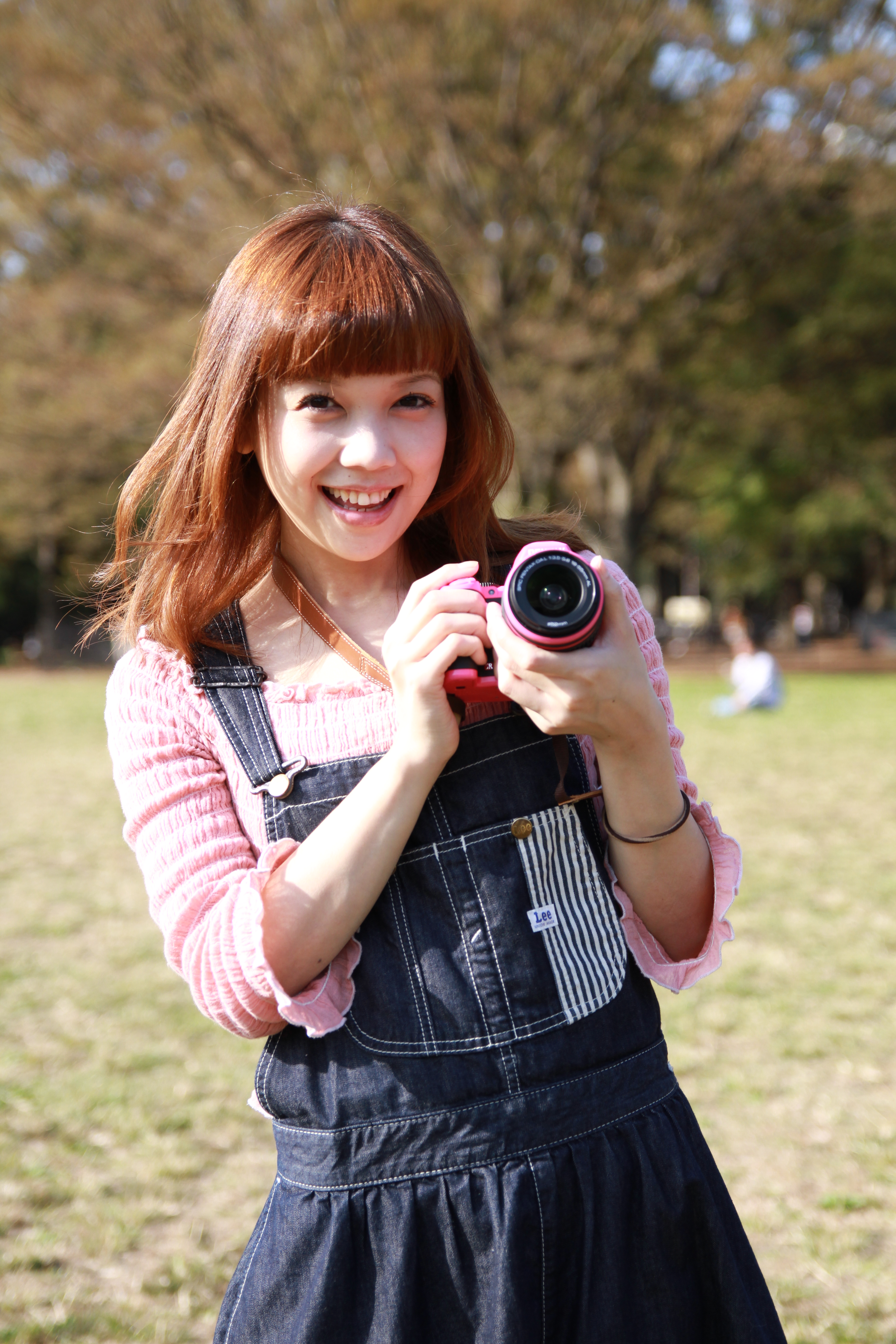 太陽が被写体を斜め前から照らしている状態。天気が良すぎるとこのように被写体に強い影を落としてしまいますが、曇りのときなどの柔らかい光はどんな撮影にも使いやすいオールマイティーの当たり方です。