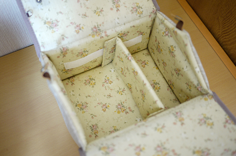 中の様子。仕切りは自由に移動できます