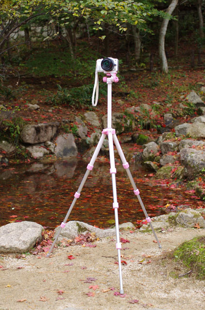 エレベーターを目一杯まで伸ばすと970mmになります。153cmの私の身長ではウエストよりもちょっと上くらいの高さになりました