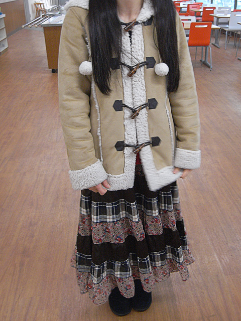 さくらさんの服装は、たしかにアウトドアな撮影向きではないかも……