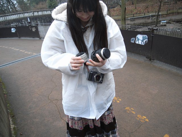 自分ではレンズをひとつしか所有していないさくらさん。レンズ交換もおっかなびっくり