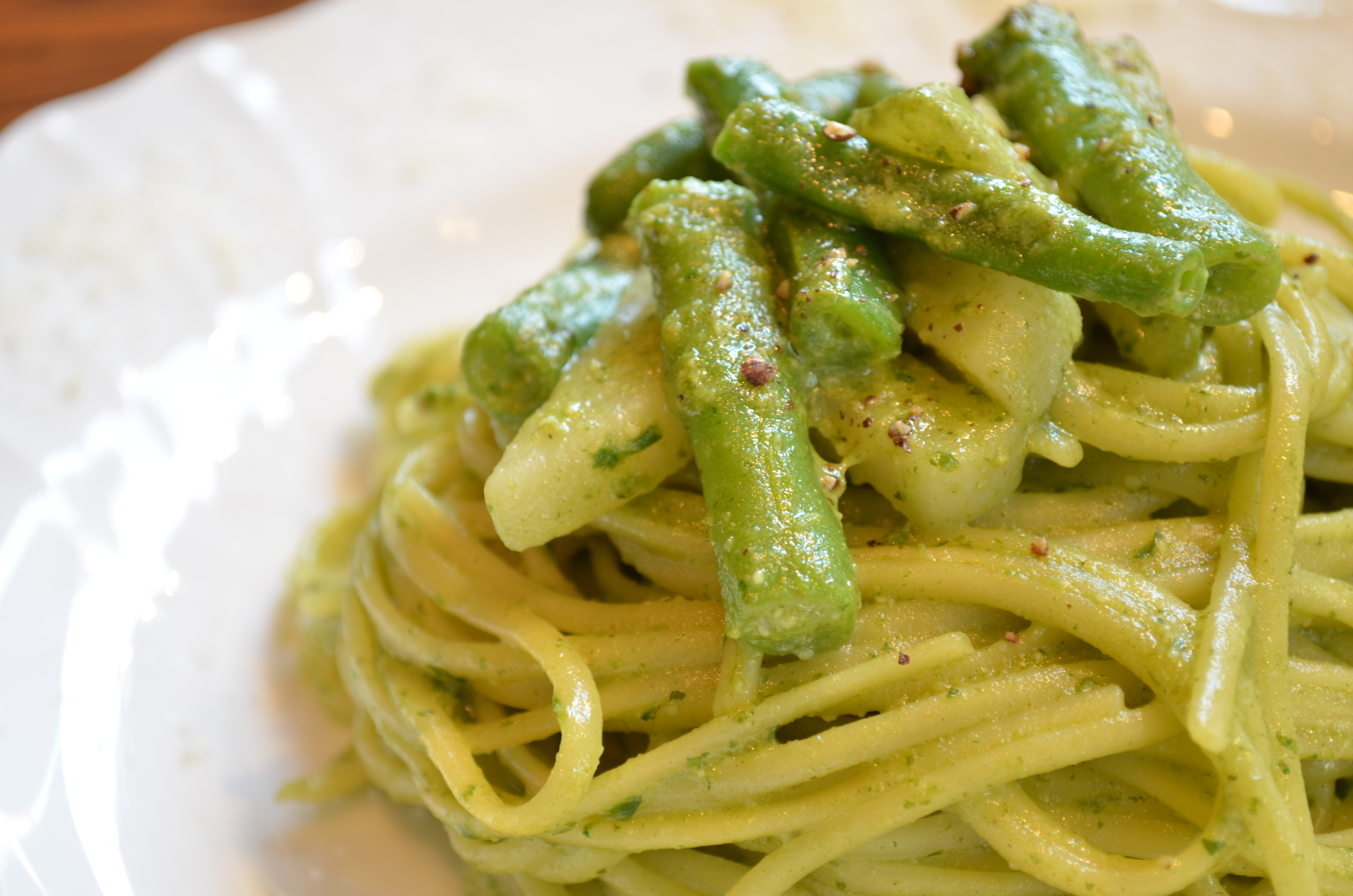 ■絞り優先ＡＥ（F5.6）/ISO400/WBオート/+1.3EV/焦点距離55mm