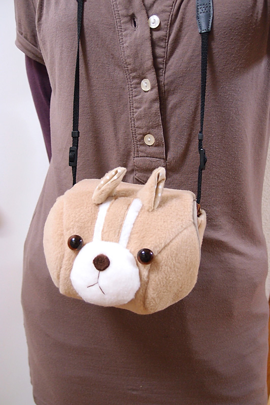 「シマリスくん」を首から提げてみました