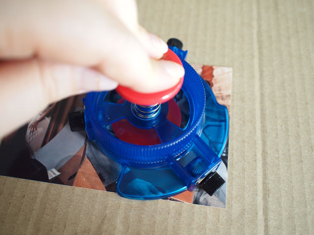 L判だと直径8.5cm位置の刃でぴったり切り抜けます