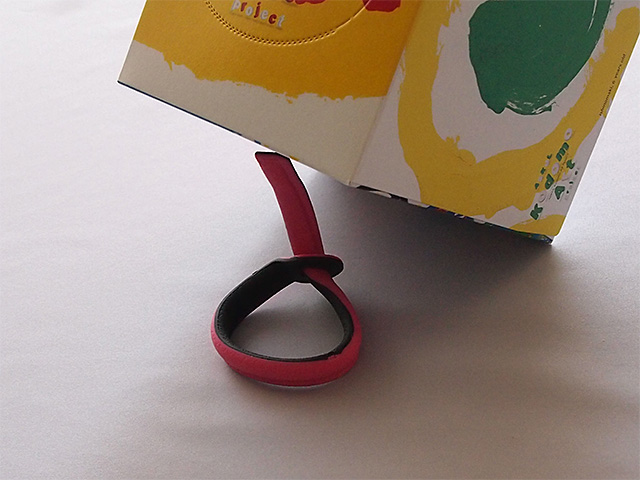 小物の撮影で角度をつけたいときにも便利