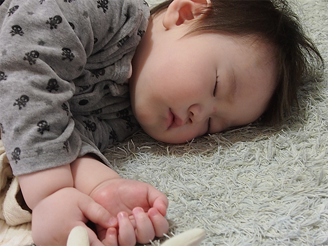 拡大画像 ママカメ通信 寝てると天使 な赤ちゃんの寝顔をぶれずに撮るには 女子カメ Watch