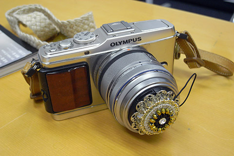 愛機E-P3はもちろん(?)レンズキャップをデコ済み