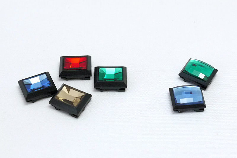 モダン4色（左）とラグジュアリー（右）