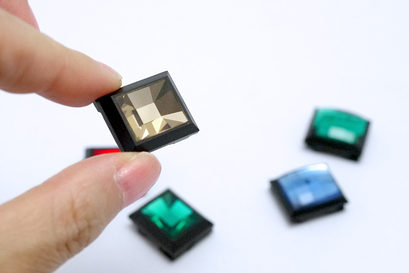 平面カットの大胆な輝き！