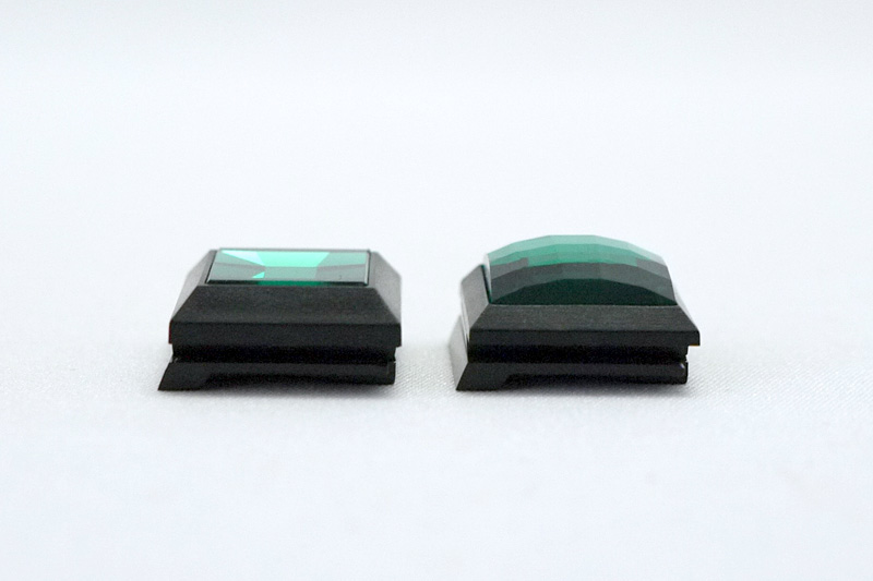 モダン（左）とラグジュアリー（右）を横から比べてみた