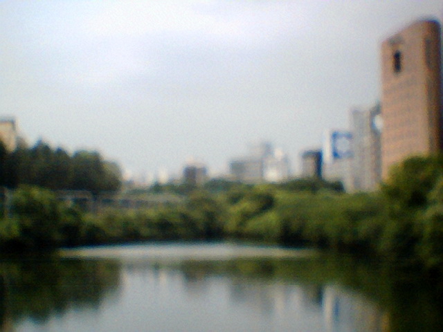 焦点距離は1m〜無限大ということなのに、なぜかぼんやり