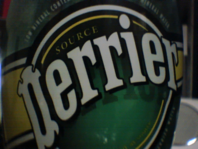 3cmくらいまで近寄ったら、かなりクッキリ