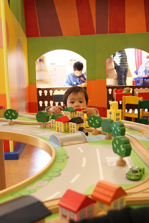 カラフルな背景が写真に映える（撮影：飯沼亜紀）