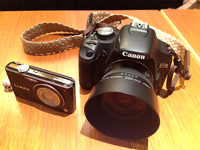 キヤノンのEOS Kiss X3とパナソニックのLUMIX DMC-FX37