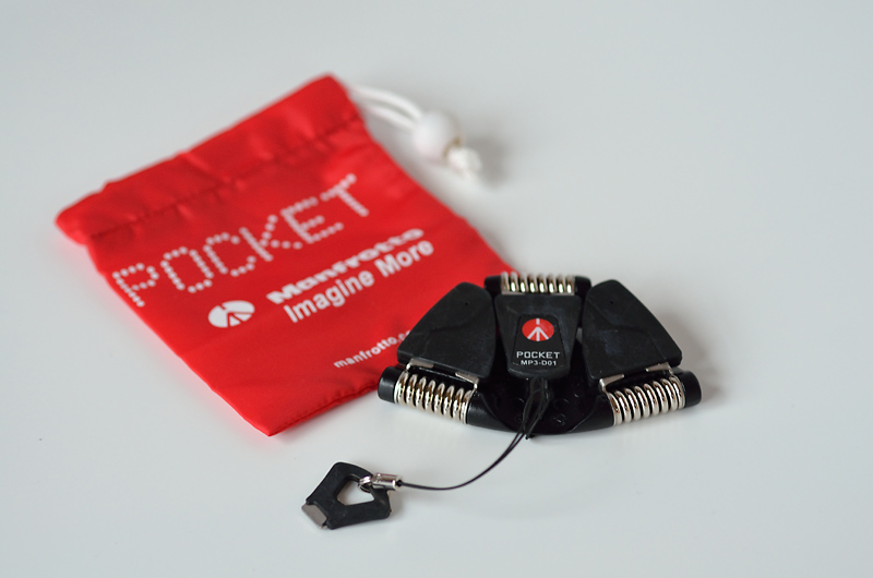 収納用の小袋とネジ回し用のパーツが付属しています