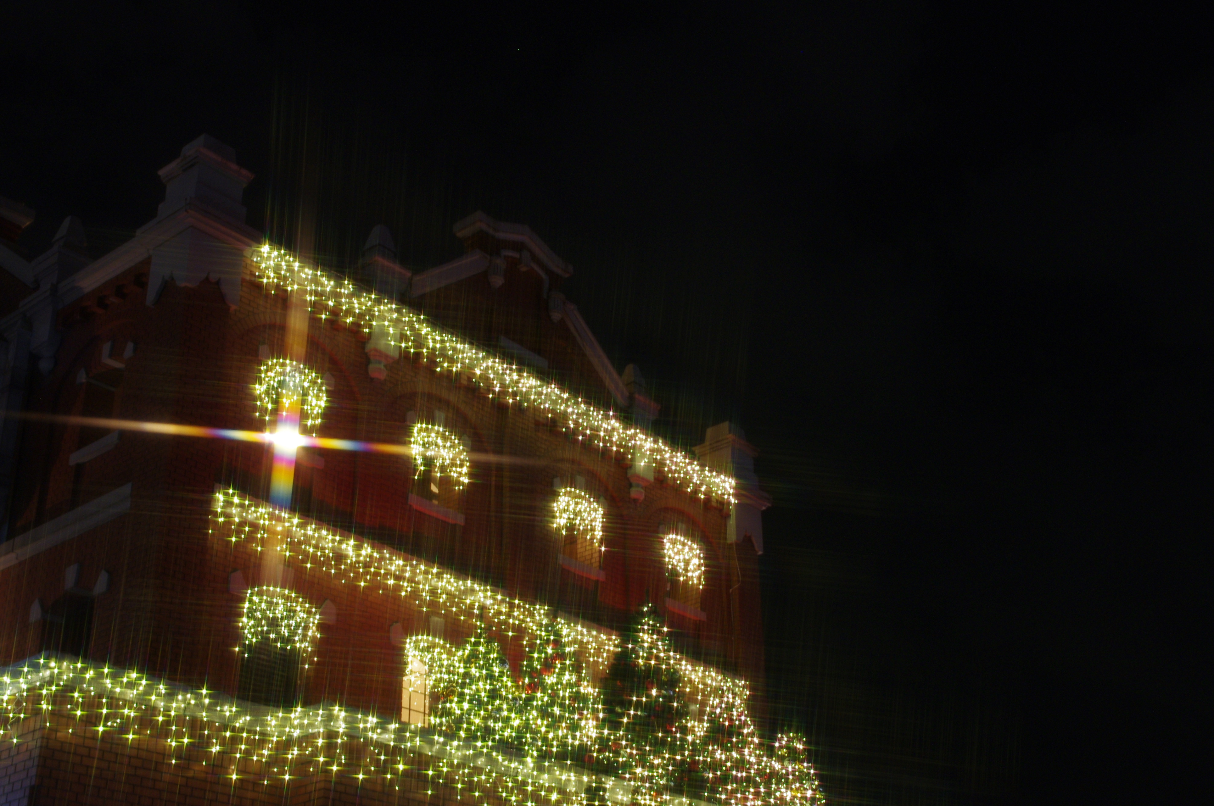 大小のクロス状の光条を出すことができます