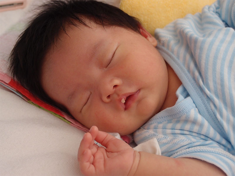 画像 ママカメ通信 産褥期は一緒に寝て撮る 女子カメ Watch