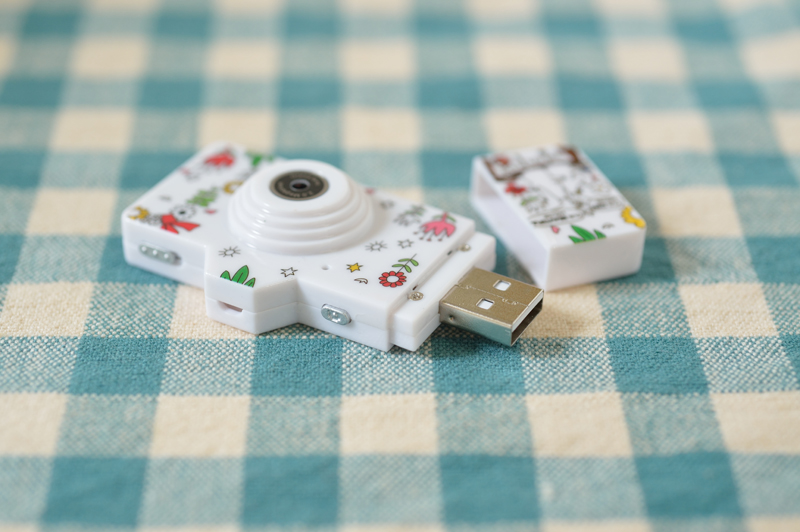 USBコネクター付属で、ケーブルレスでPCへのデータ転送が可能です