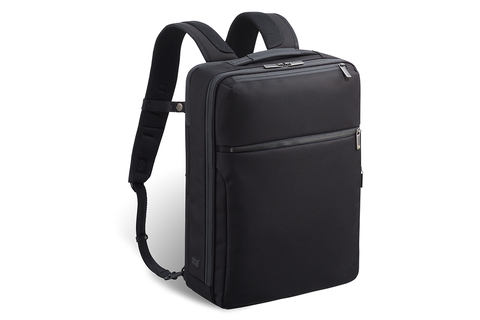 電車で邪魔になりにくいエースのリュック 耐久性 耐水性を強化 Impress Watch