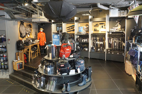 進化した折り畳み傘でゲリラ豪雨 台風シーズンを乗り切る Impress Watch