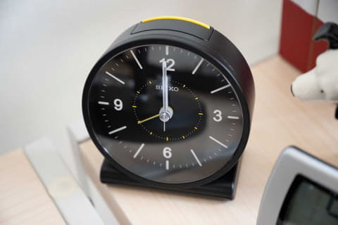 小さくても常に正確な時刻 セイコーの卓上電波時計 いつモノコト Impress Watch
