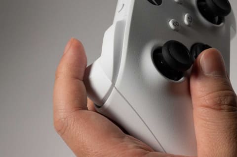 ミニレビュー】カジュアルなPCゲームのために新型Xboxコントローラーを 