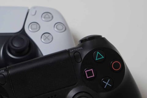 Ps5のボタンはなぜ で決定 に変わったのか 西田宗千佳のイマトミライ Impress Watch