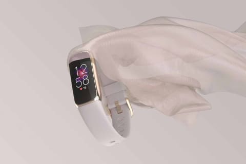 おしゃれな健康管理トラッカー「Fitbit Luxe」 - Impress Watch