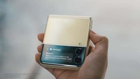 二つ折りスマホは普及するか Galaxy Z Fold3 Flip3に見るサムスンの本気 西田宗千佳のイマトミライ Impress Watch 二つ折りスマホは普及するか Galaxy Z Fold3 Flip3に見るサムスンの本気 西田宗千佳のイマトミライ Impress Watch