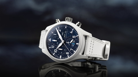 Iwc 宇宙用の白いクロノグラフ 民間飛行に寄付 競売へ Impress Watch