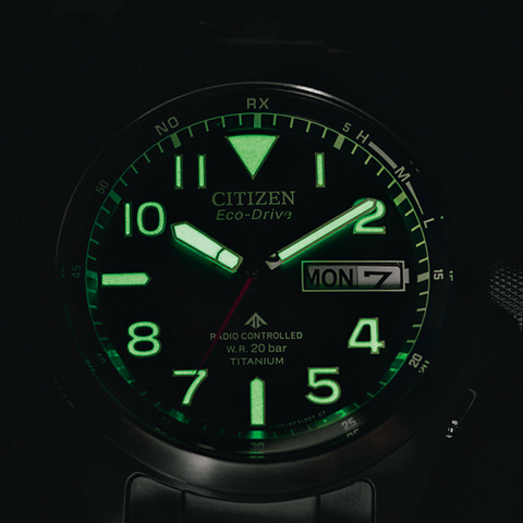 シチズン プロマスター クロノグラフ新色やミリタリー色のデイデイト Impress Watch