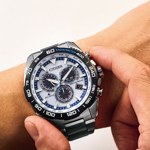 シチズン プロマスター エコドライブ チタン クロノグラフ E210