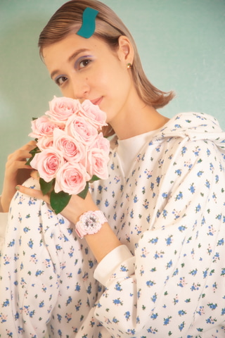 Baby G パステルピンクに小花柄 Little Sunny Biteコラボモデル Impress Watch