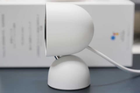 Google Nest Cam(屋内用)発売。据え置き型スマートカメラが1.2万円 