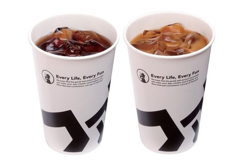 ファミマ アイスコーヒーを紙カップに変更 都市型 ファミマ Impress Watch