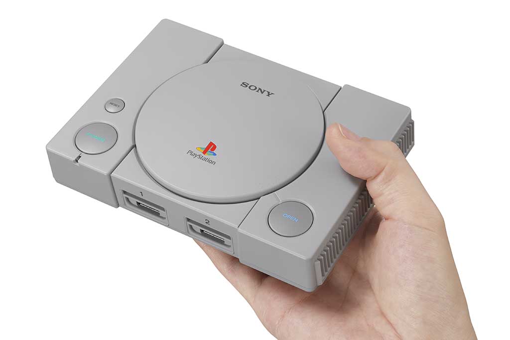 SONY PlayStation プレイステーションクラシック 初代PSタイトル20作品収録!「プレイステーション クラシック」12月3日