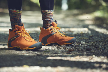 メレル ヌバックレザー採用の Chameleon 8 Impress Watch