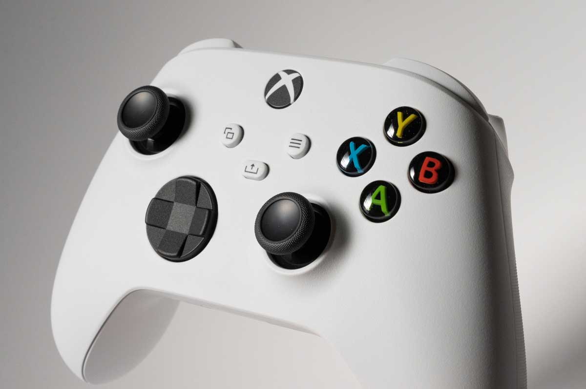 ミニレビュー】カジュアルなPCゲームのために新型Xboxコントローラーを買う-Impress Watch