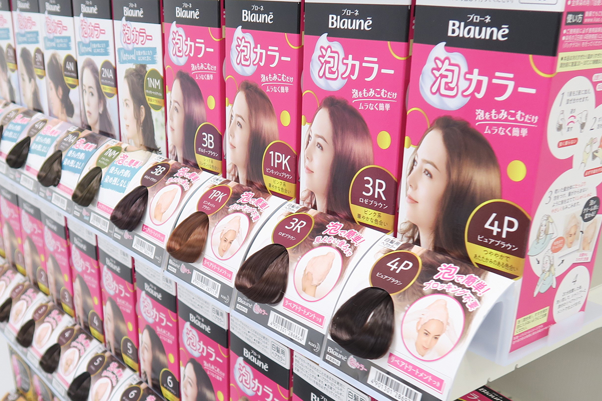 ヘアカラー剤 まとめ売り　18本セット 花王、ヘアカラーの毛束色見本を廃止。プラ削減 - Impress Watch