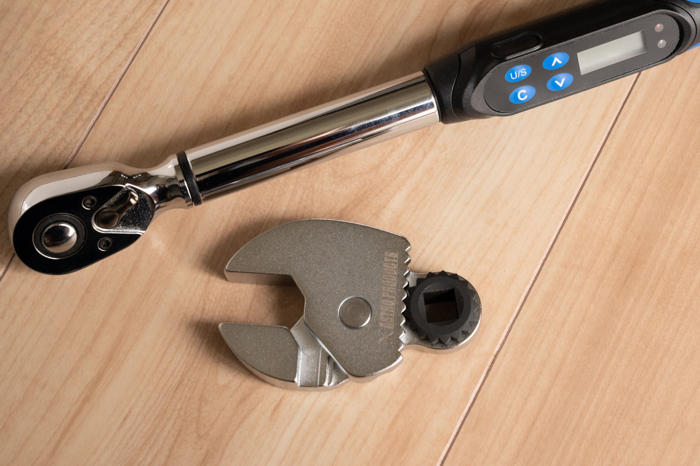 ありそうで無い? ラチェットハンドルを“モンキーレンチ化”するパーツ