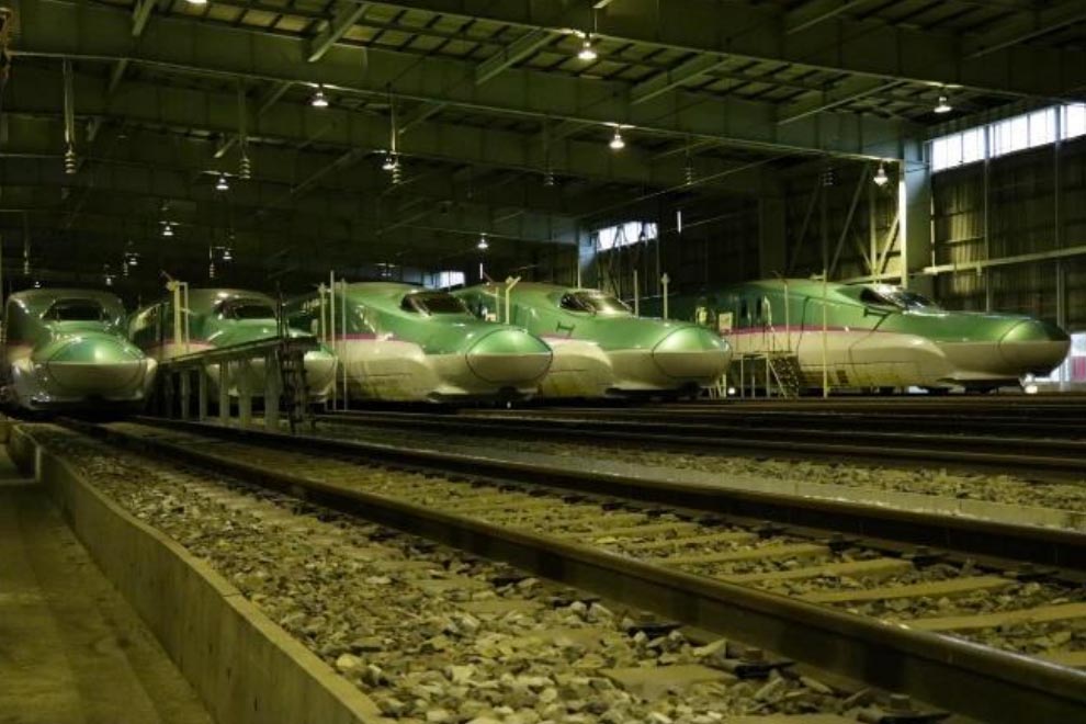 回送列車で新幹線基地へ! JR東日本がプレミアム見学会 - Impress Watch
