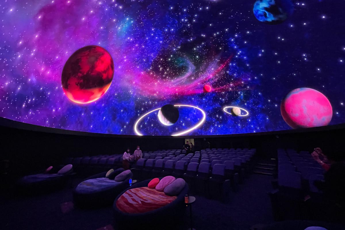 横浜に首都圏初のLEDプラネタリウム「コニカミノルタプラネタリア