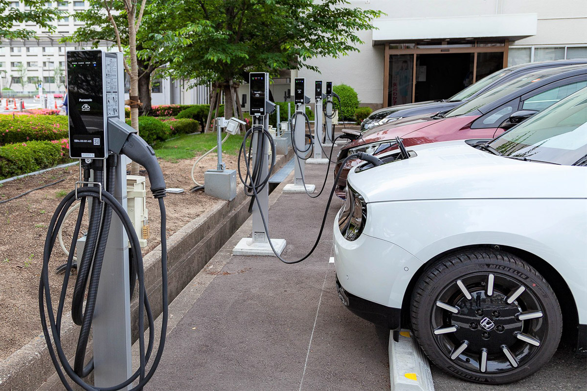 パナソニック Ev充電インフラを一括制御する チャージメント Impress Watch
