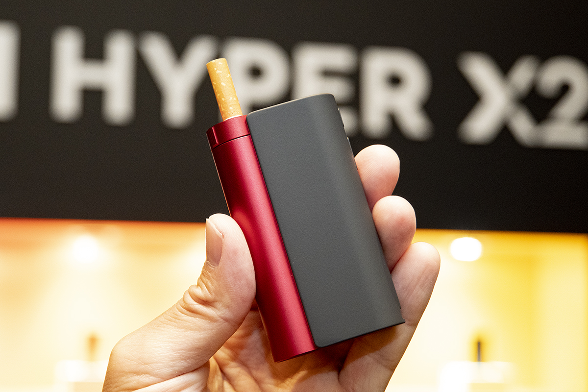 新加熱式たばこ「glo hyper X2」。ブーストボタン搭載 Impress Watch
